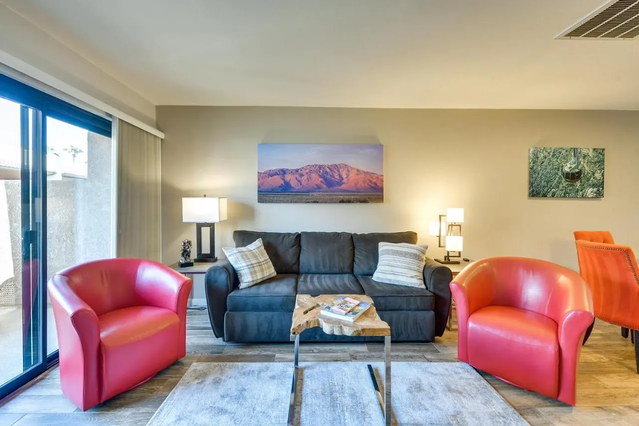 Central Palm Springs Resort Condo With 2 Balconies
