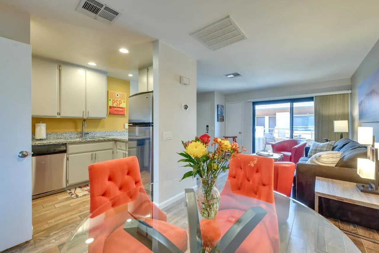 Central Palm Springs Resort Condo With 2 Balconies